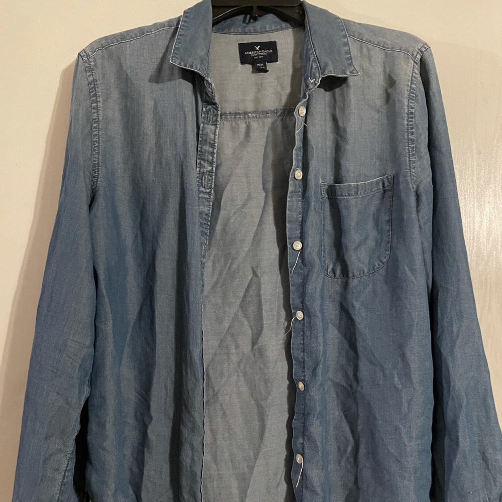 American Eagle Chambray shirt- Size Medium